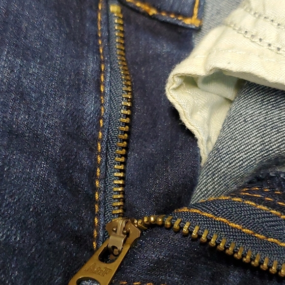 NWOT Abercrombie Jeans - Picture 7 of 8